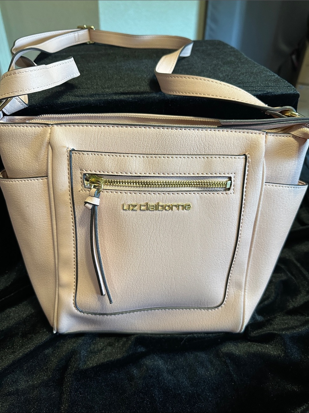 All leather Liz Claiborne Light Blush Pink crossbody with Front Zip Pocket